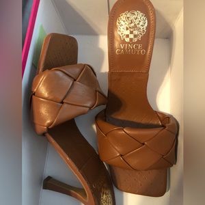 Vince Camuto heel size 8